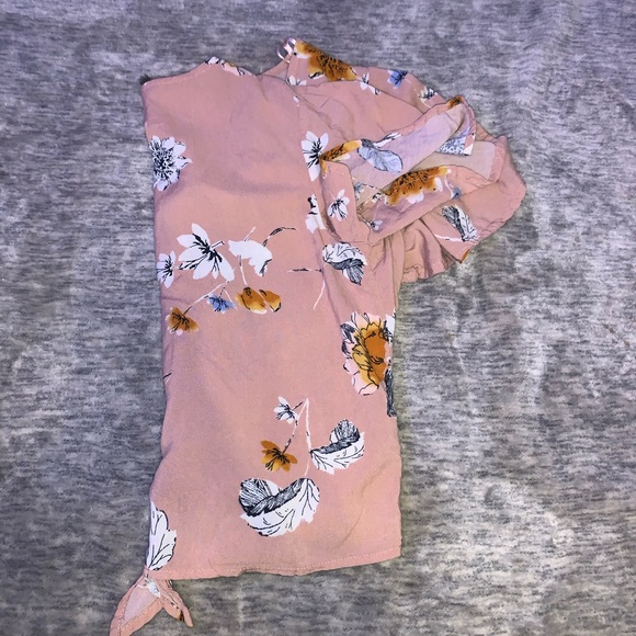 Pink floral Mudd top - Picture 2 of 3